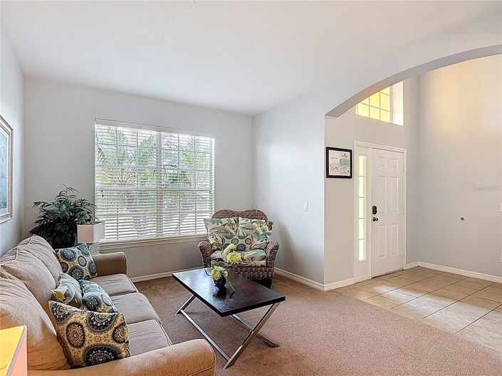 Image No.16-6 Bed House for sale