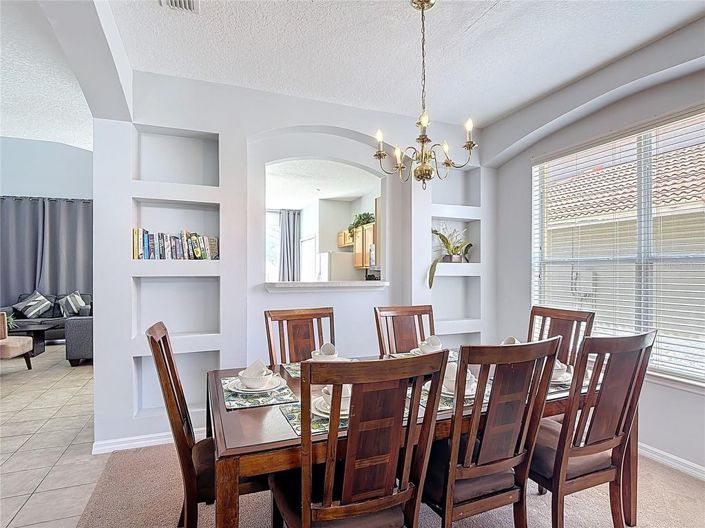 Image No.18-6 Bed House for sale