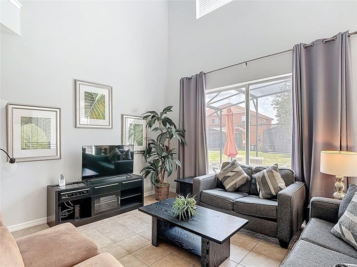 Image No.23-6 Bed House for sale