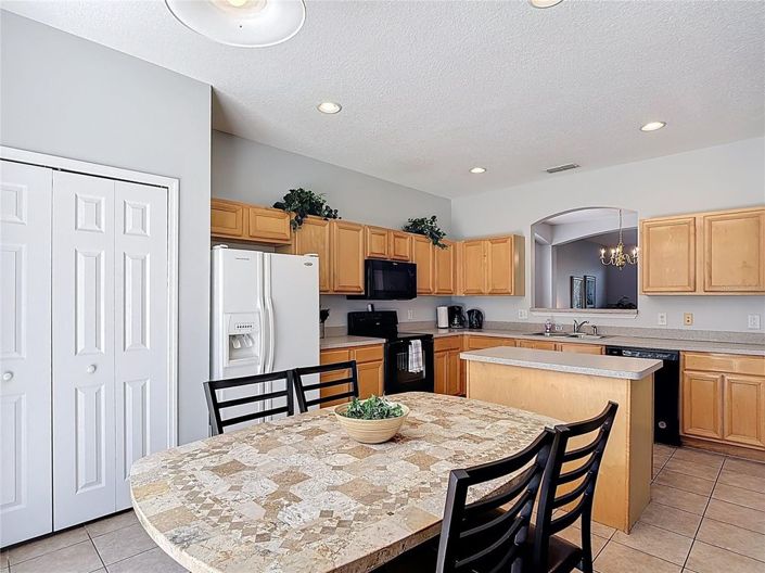 Image No.26-6 Bed House for sale