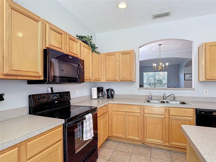 Image No.28-6 Bed House for sale