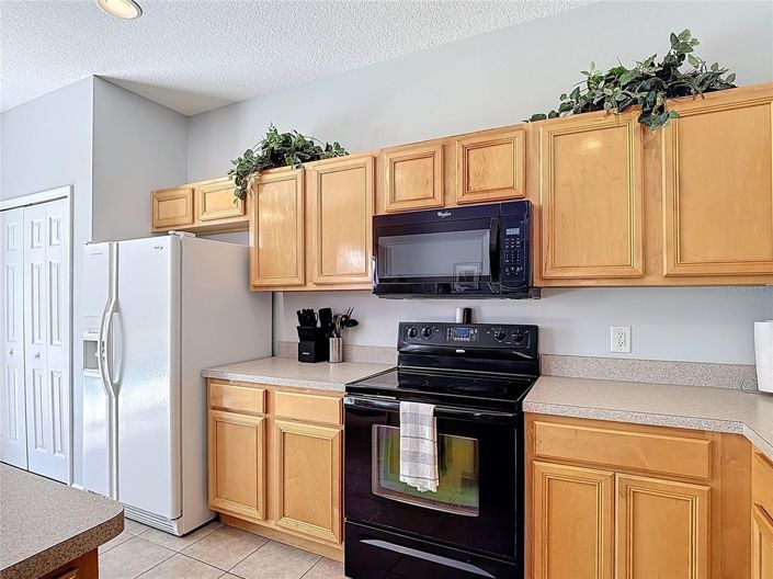 Image No.30-6 Bed House for sale