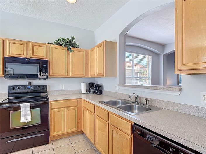 Image No.31-6 Bed House for sale