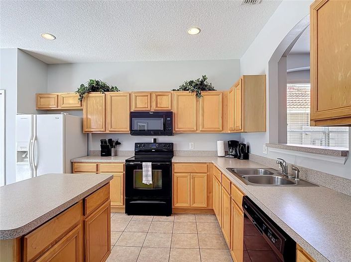 Image No.33-6 Bed House for sale