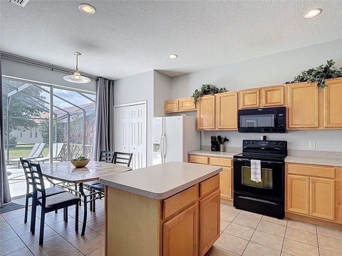 Image No.34-6 Bed House for sale