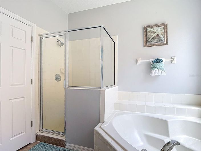 Image No.39-6 Bed House for sale