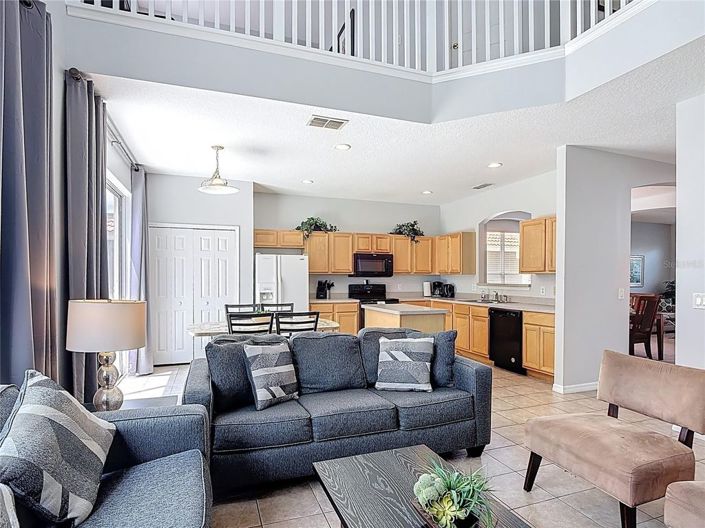 Image No.4-6 Bed House for sale