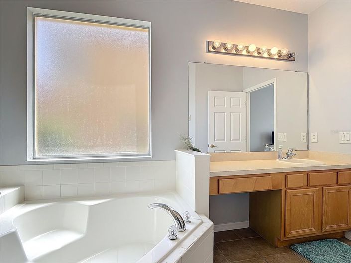 Image No.40-6 Bed House for sale