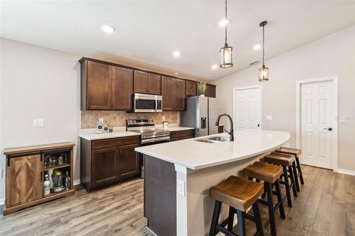 Image No.11-3 Bed House for sale