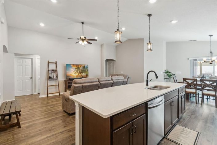 Image No.13-3 Bed House for sale