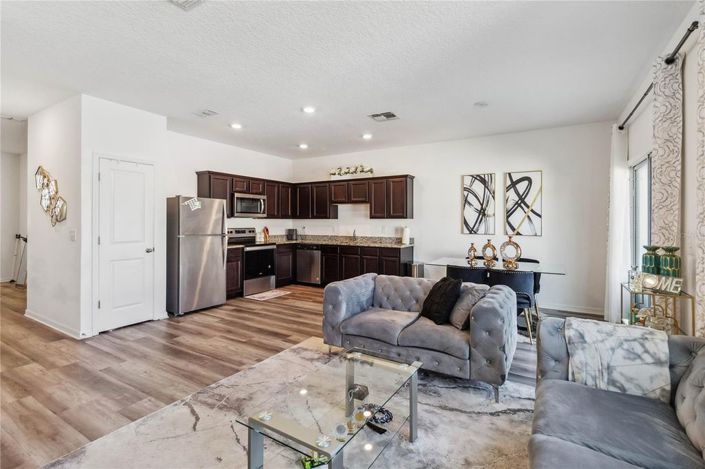 Image No.6-3 Bed Townhouse for sale