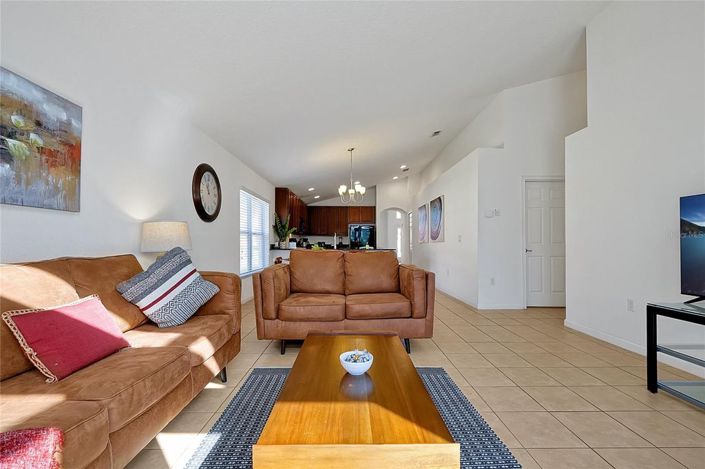 Image No.11-4 Bed House for sale