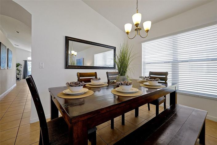 Image No.18-4 Bed House for sale