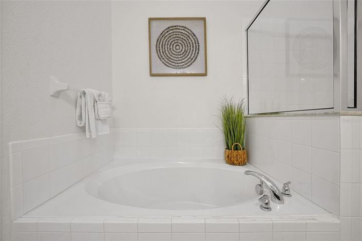 Image No.40-4 Bed House for sale