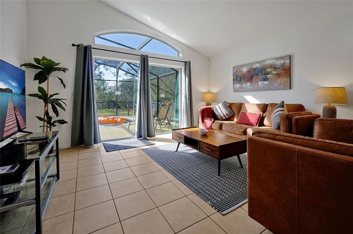 Image No.10-4 Bed House for sale