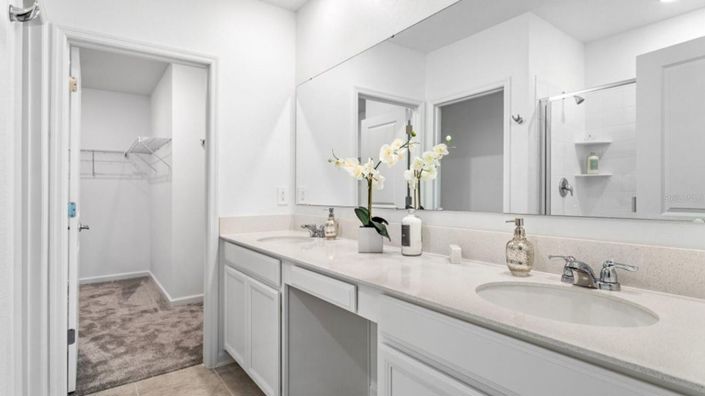 Image No.9-5 Bed House for sale