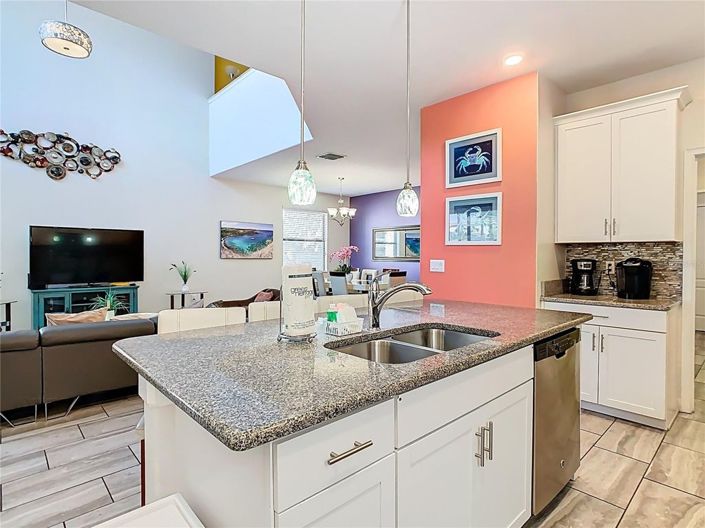 Image No.11-5 Bed House for sale