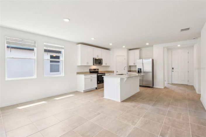 Image No.10-3 Bed House for sale