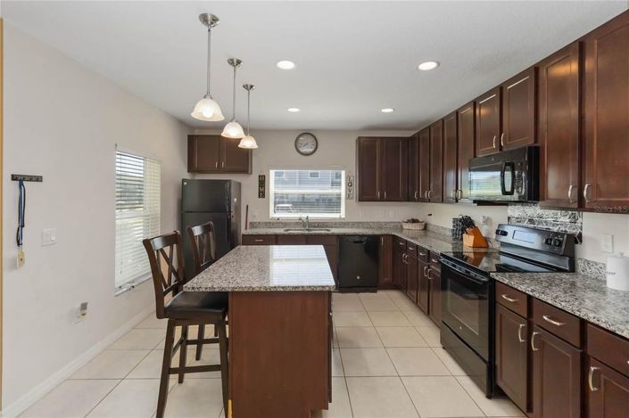 Image No.11-3 Bed Townhouse for sale