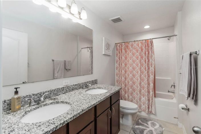 Image No.23-3 Bed Townhouse for sale