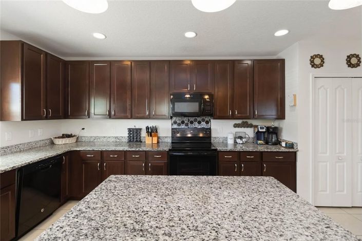 Image No.10-3 Bed Townhouse for sale