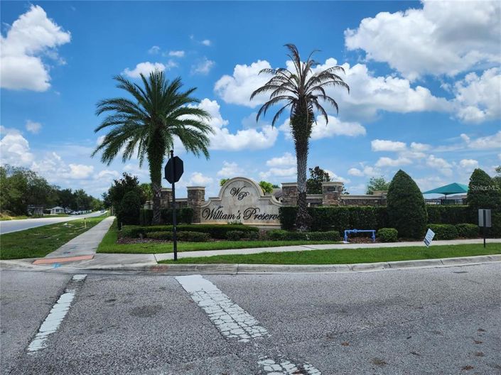 Image No.26-4 Bed Townhouse for sale