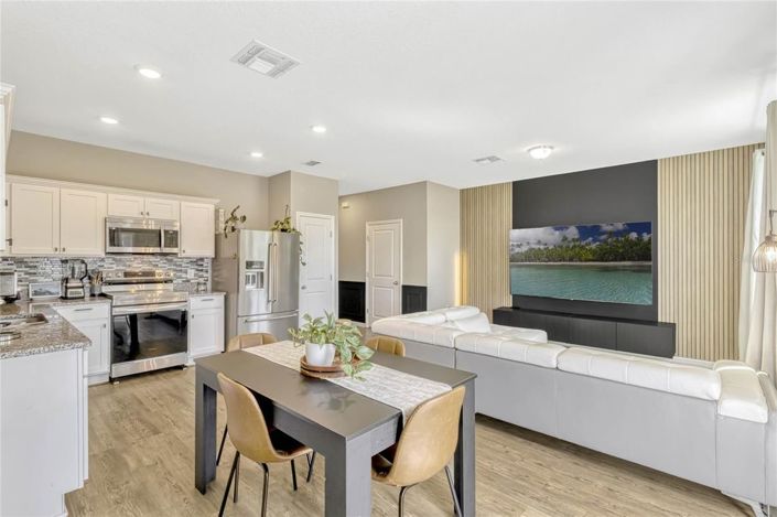 Image No.8-3 Bed Townhouse for sale