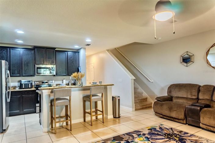 Image No.17-4 Bed Townhouse for sale