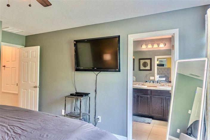 Image No.24-4 Bed Townhouse for sale