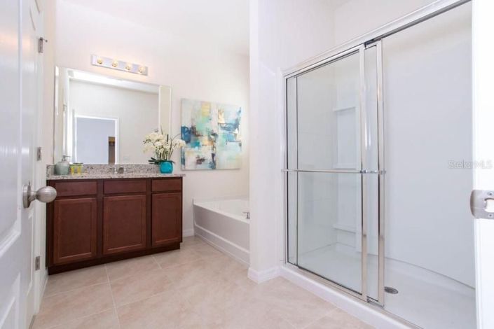 Image No.19-5 Bed House for sale