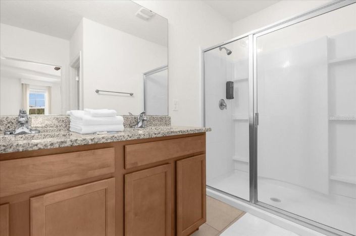 Image No.12-4 Bed Townhouse for sale