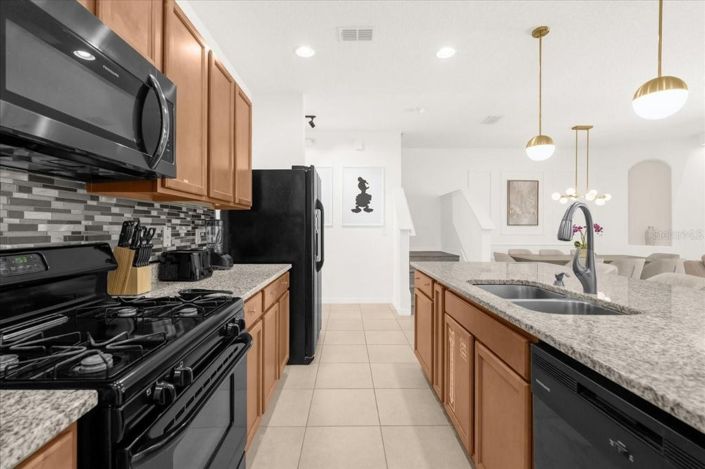 Image No.13-4 Bed Townhouse for sale