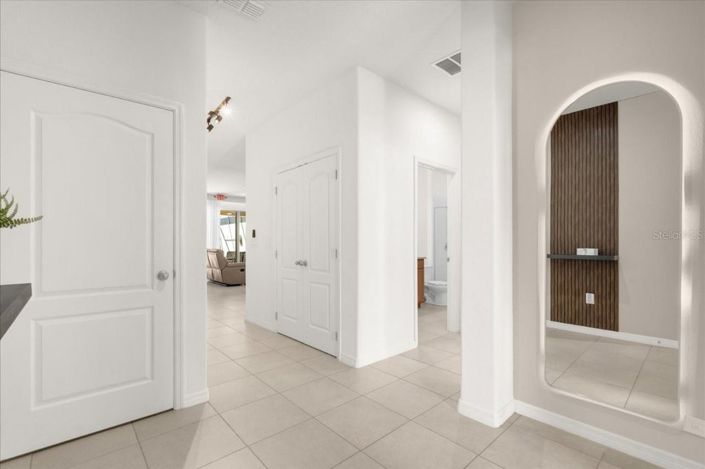 Image No.17-4 Bed Townhouse for sale