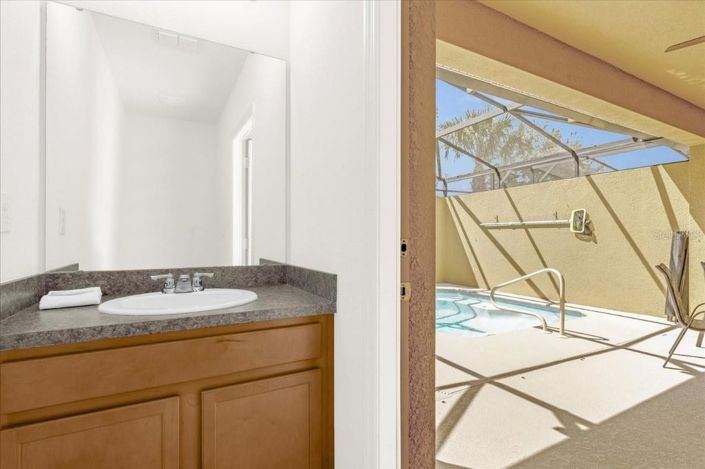 Image No.27-4 Bed Townhouse for sale