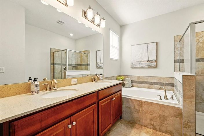 Image No.19-4 Bed House for sale