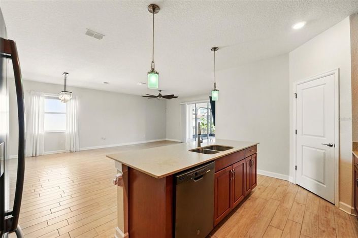 Image No.9-4 Bed House for sale