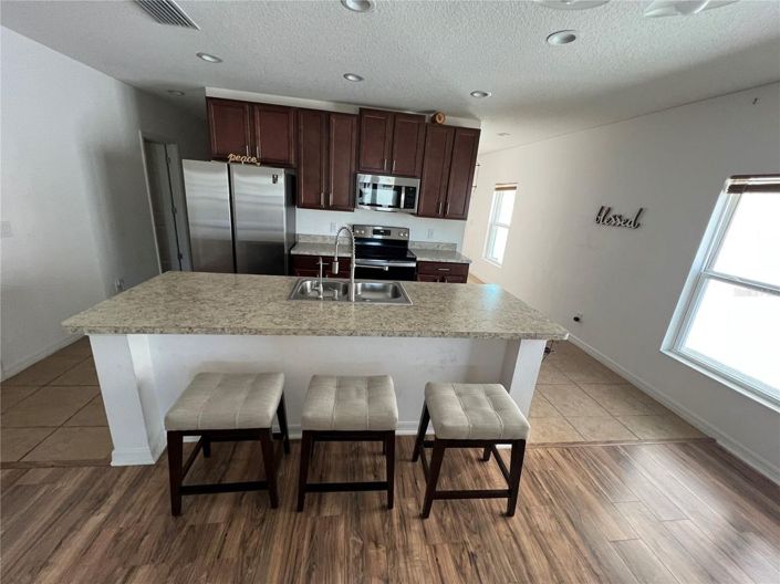 Image No.15-4 Bed House for sale