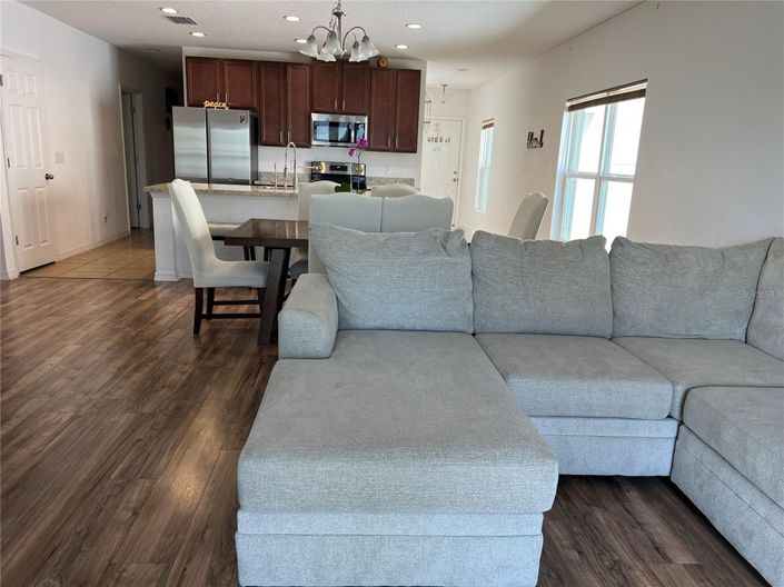 Image No.19-4 Bed House for sale