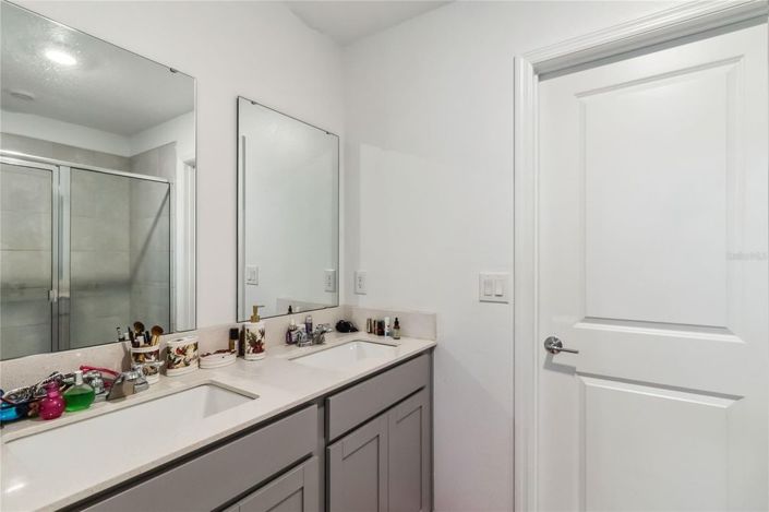 Image No.11-4 Bed House for sale