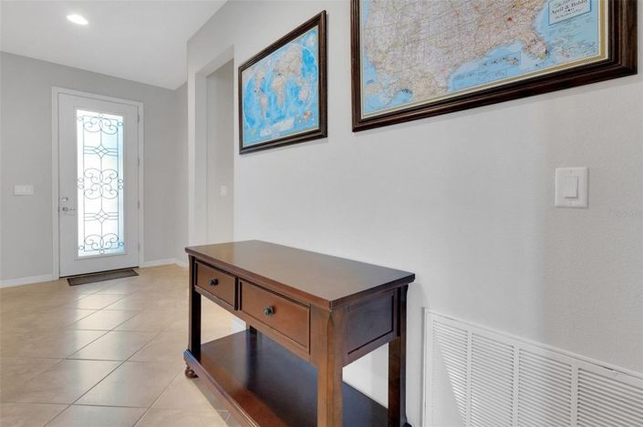 Image No.11-3 Bed House for sale