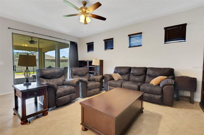 Image No.12-3 Bed House for sale