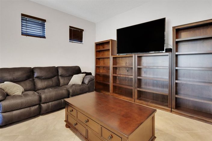 Image No.13-3 Bed House for sale