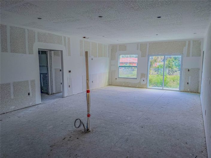 Image No.20-5 Bed House for sale