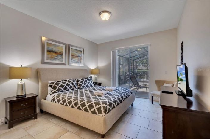 Image No.25-6 Bed House for sale