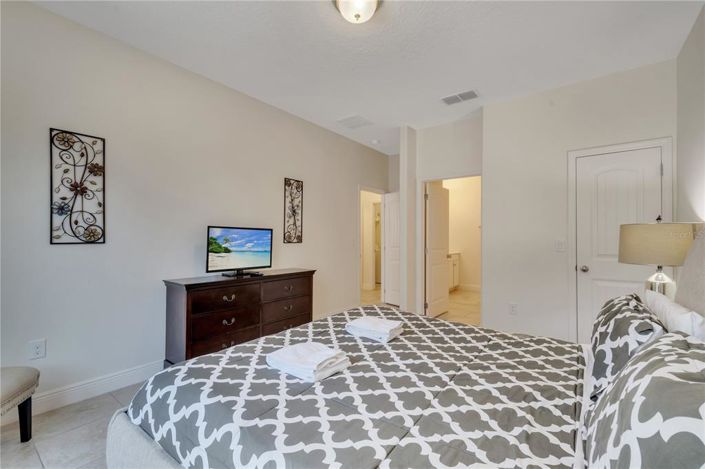 Image No.25-6 Bed House for sale