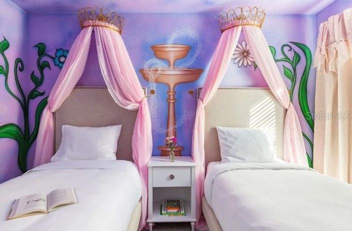 Image No.19-6 Bed House for sale