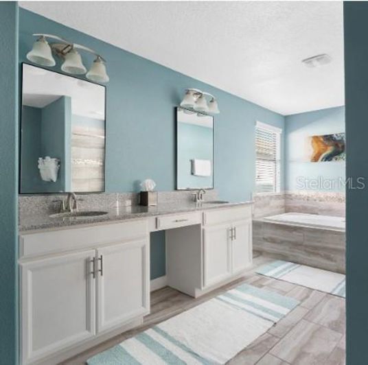 Image No.30-6 Bed House for sale