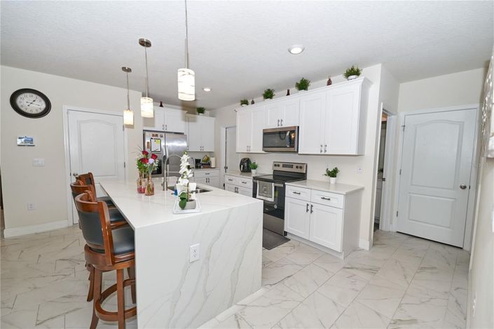 Image No.17-5 Bed House for sale