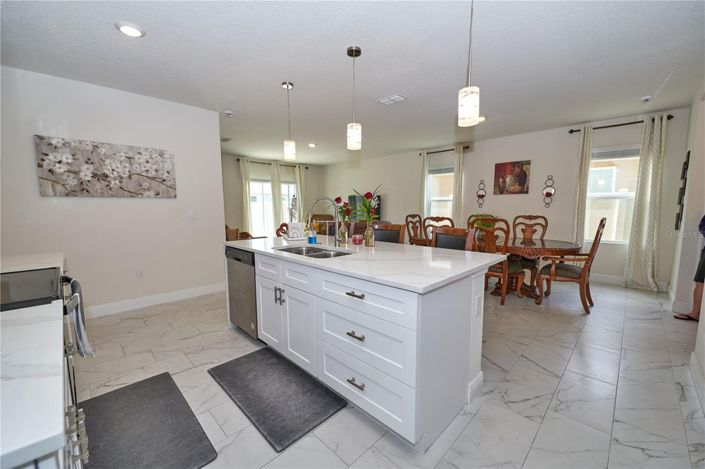 Image No.20-5 Bed House for sale