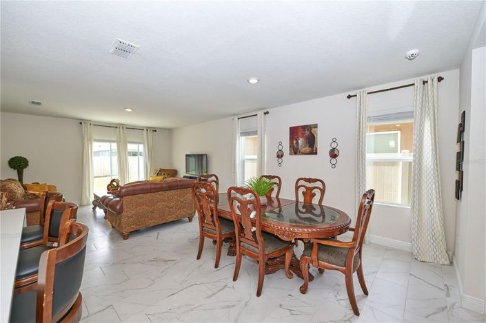 Image No.8-5 Bed House for sale